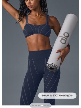 ALO Yoga Navy Set